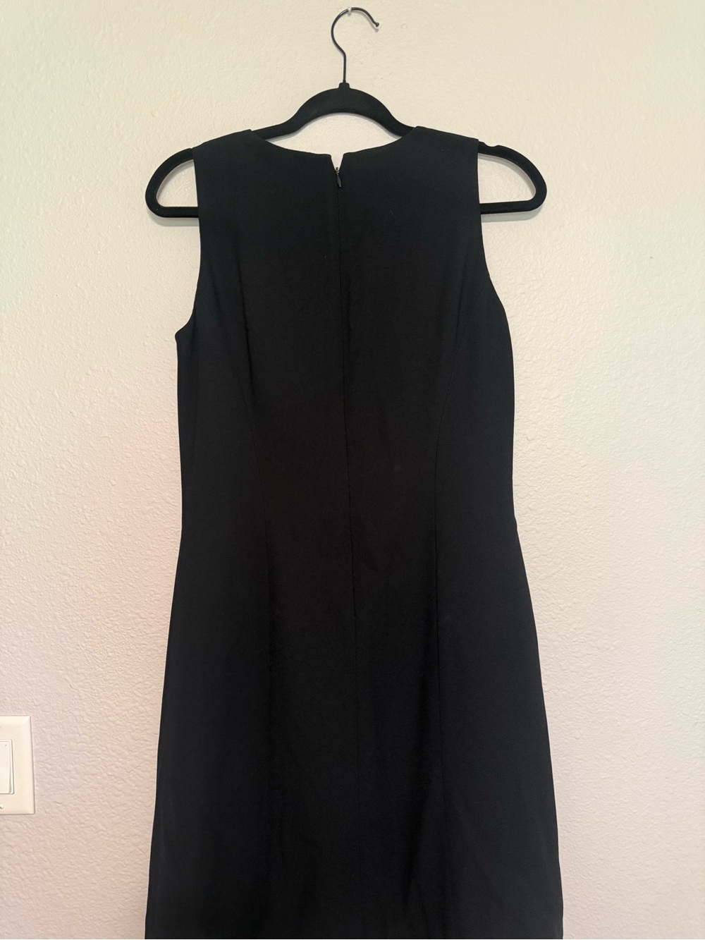 Liz Claiborne Black Sleeveless Midi Sheath Dress